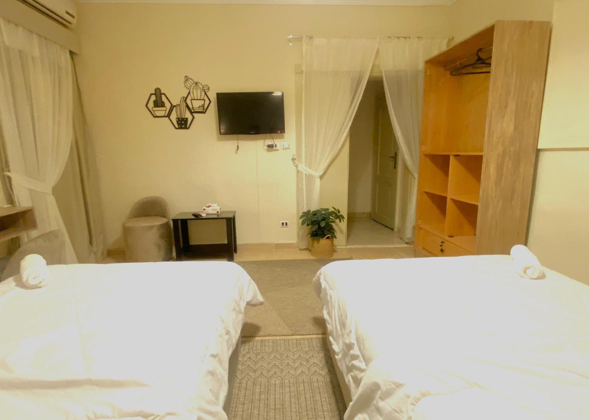 Seven Pyramids View Inn Каир Номер фото